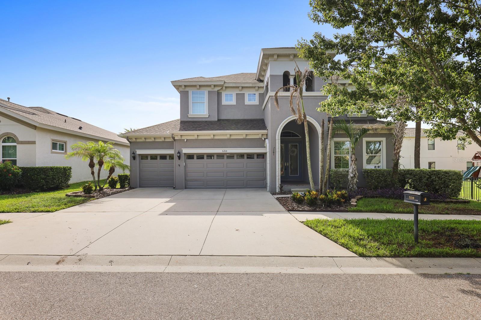 Photo of 5210 SPARROWGLEN PLACE LITHIA FL 33547