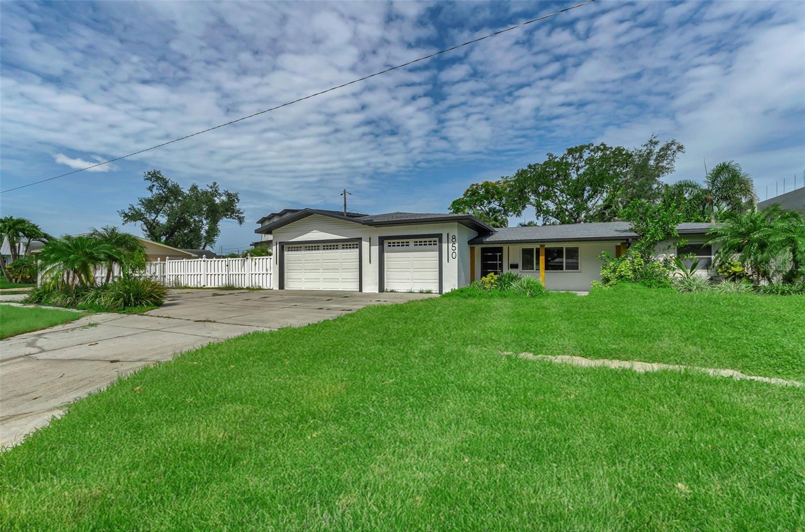 Photo of 850 RAFAEL BOULEVARD ST PETERSBURG FL 33704