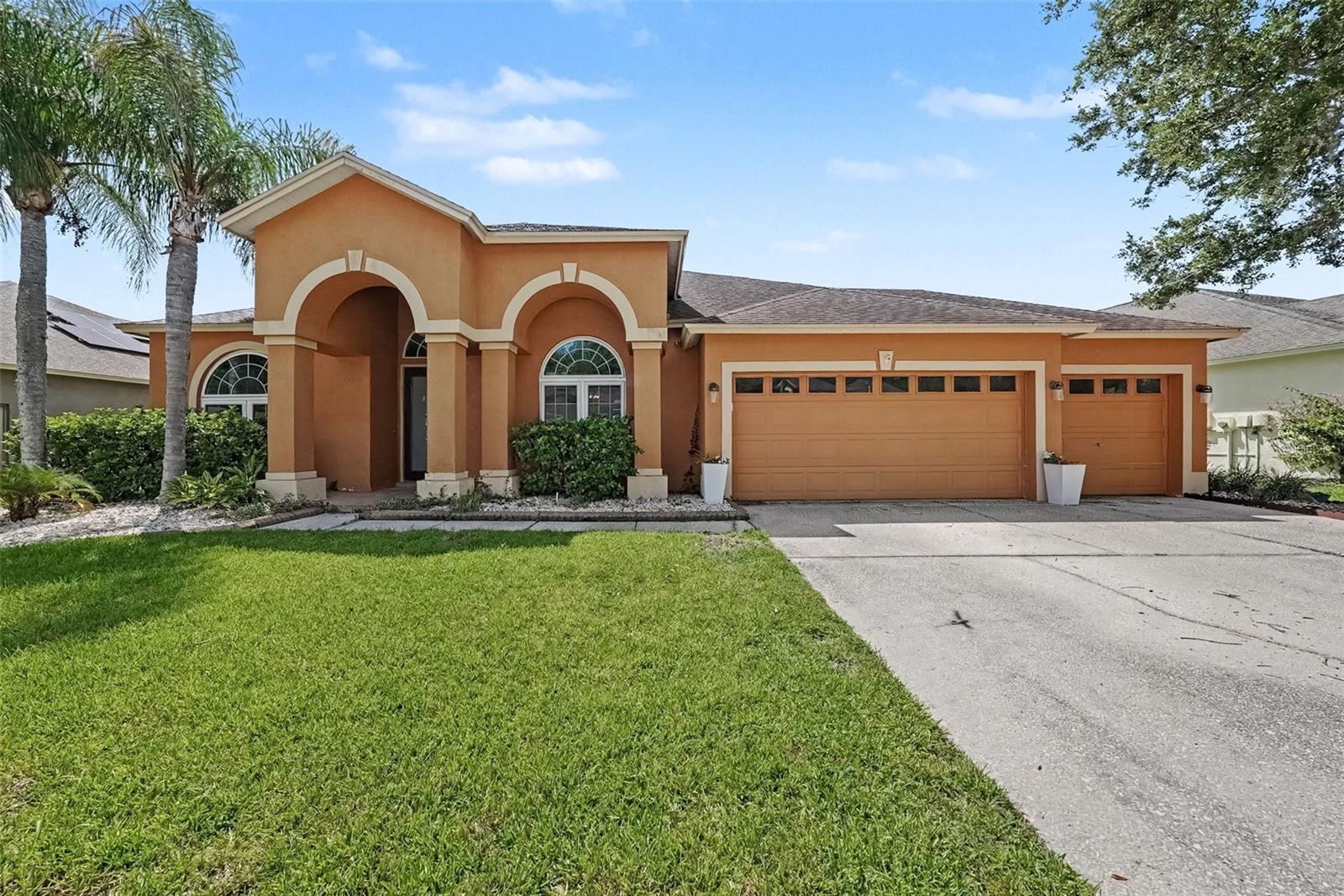 Photo of 18425 EASTWYCK DR TAMPA FL 33647