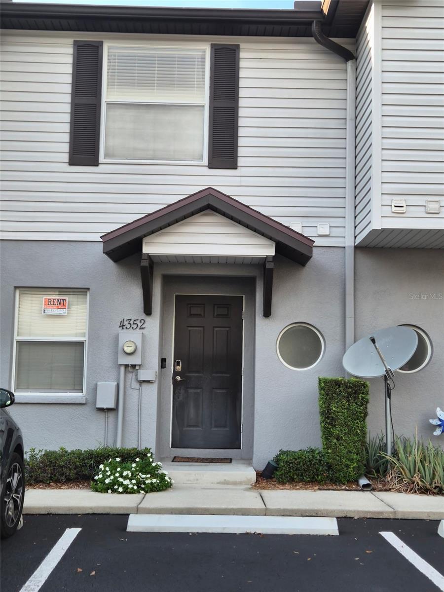 Photo of 4352 HAR PAUL CIRCLE TAMPA FL 33614