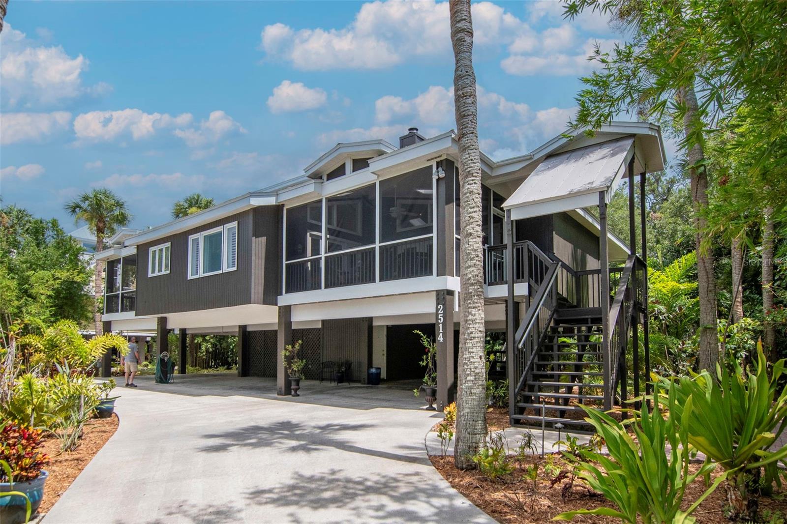 Photo of 2514 W CONLEY AVENUE TAMPA FL 33611