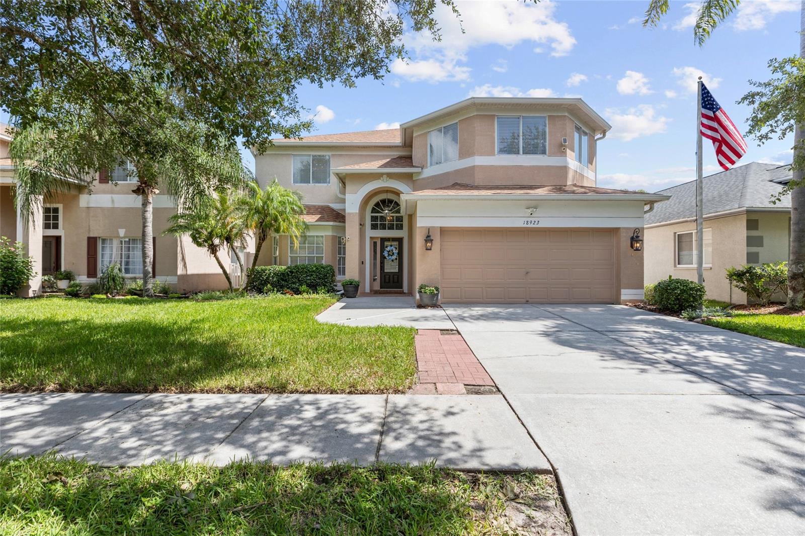 Photo of 18923 FISHERMANS BEND DRIVE LUTZ FL 33558