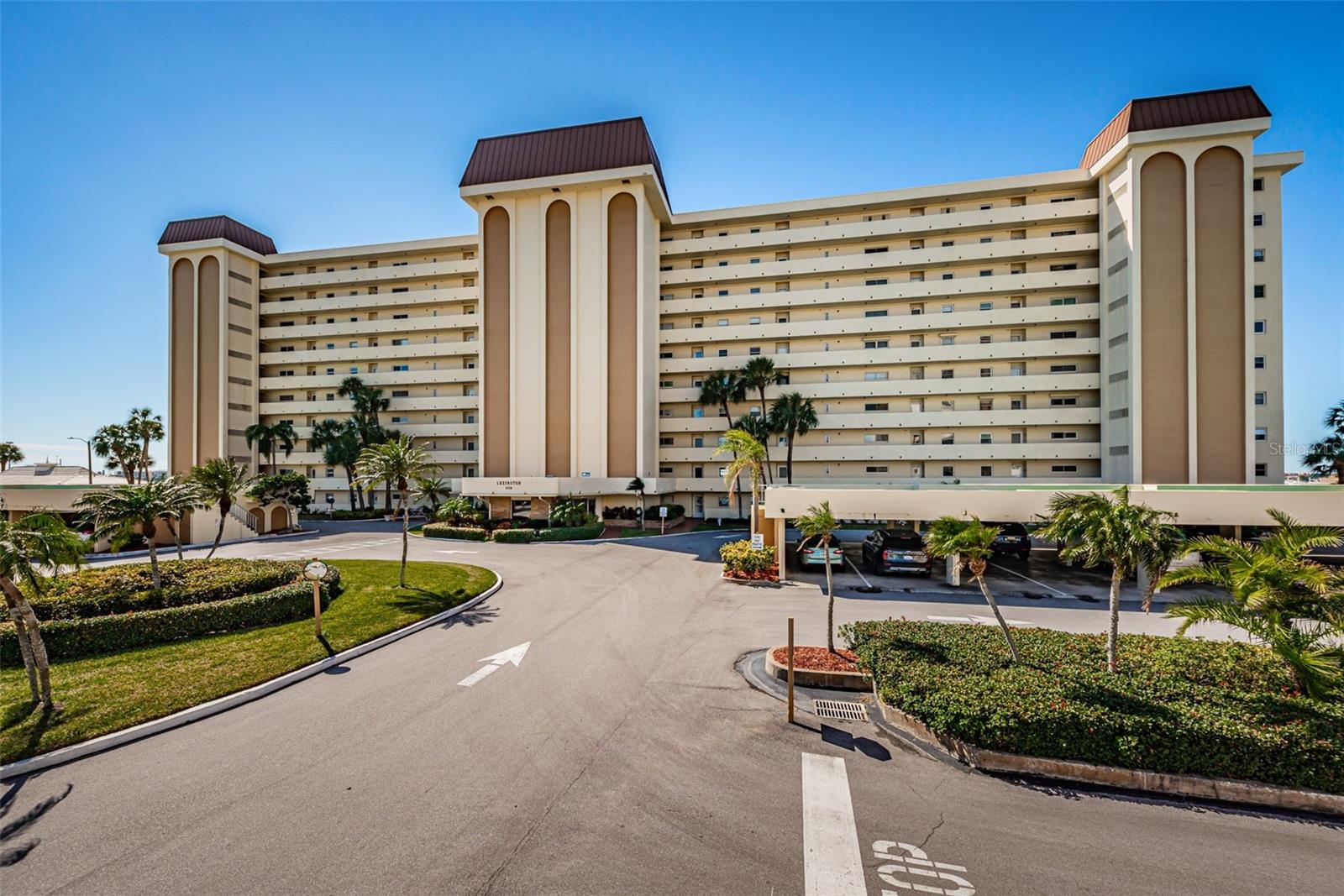 Photo of 4750 COVE CIRCLE #905 ST PETERSBURG FL 33708