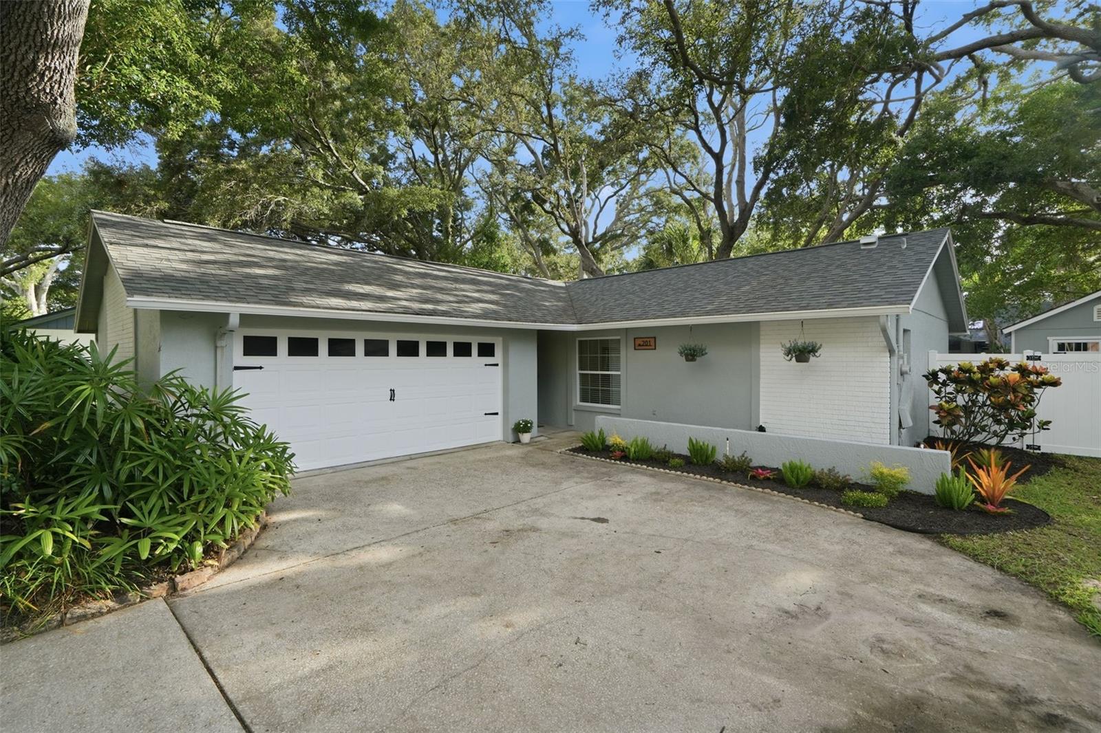Photo of 201 ARBOR GLEN DRIVE PALM HARBOR FL 34683