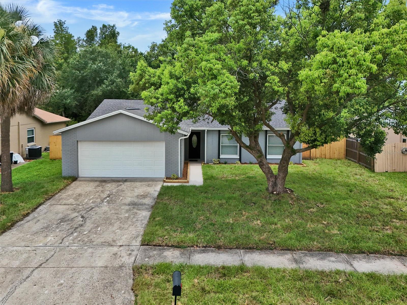 Photo of 4914 OAKSHIRE DRIVE TAMPA FL 33625