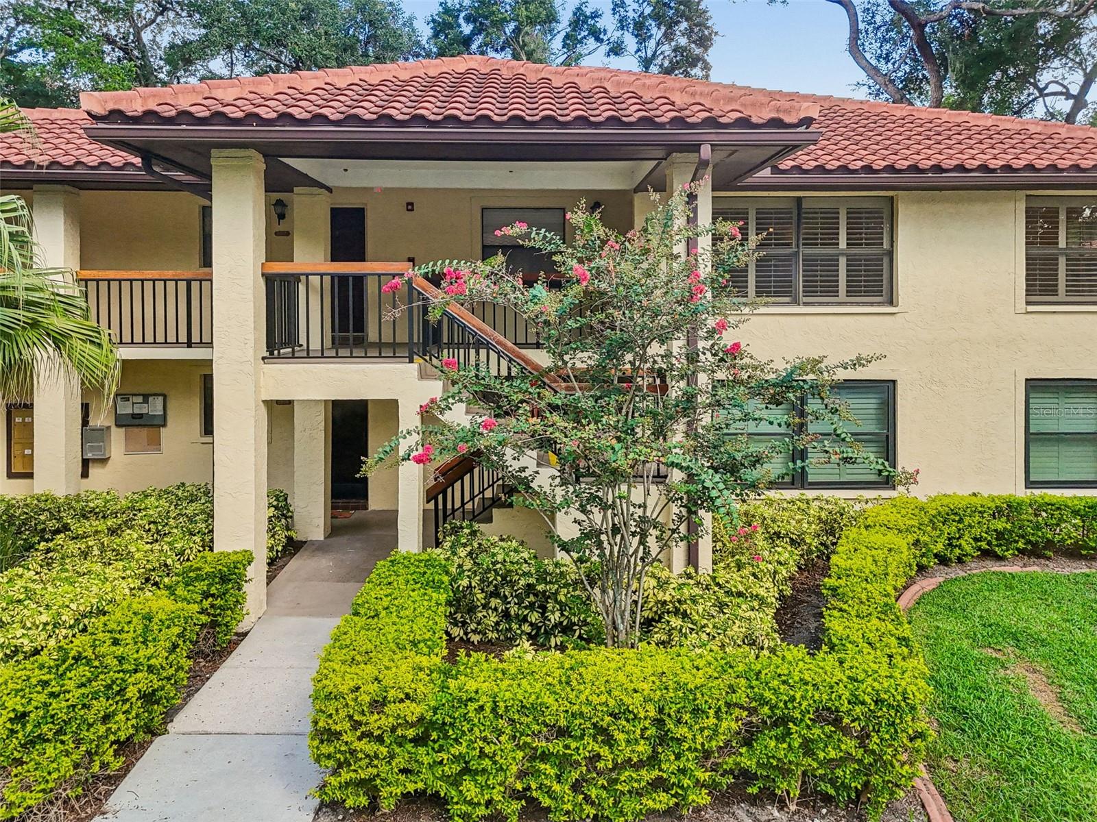 Photo of 2814 HAMMOCK COURT #2814 CLEARWATER FL 33761