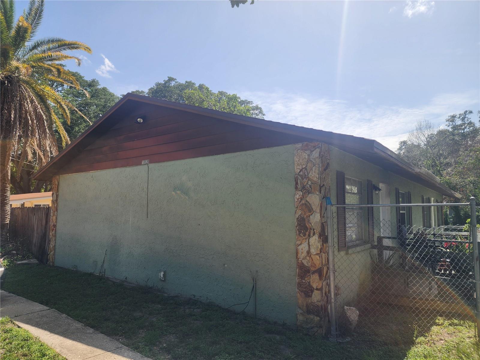 Photo of 10020 N HYACINTH AVENUE TAMPA FL 33612