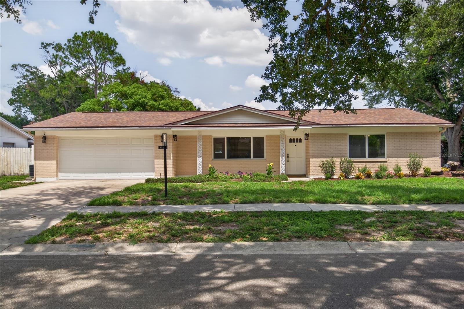 Photo of 12501 SAINT CHARLOTTE DRIVE TAMPA FL 33618