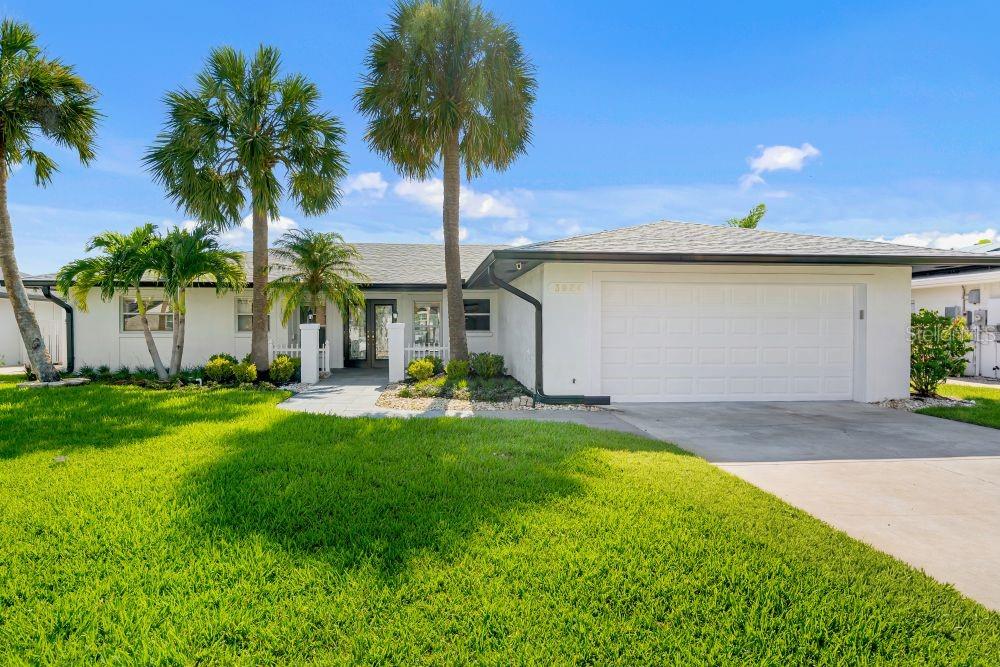 Photo of 3924 VERSAILLES DRIVE TAMPA FL 33634
