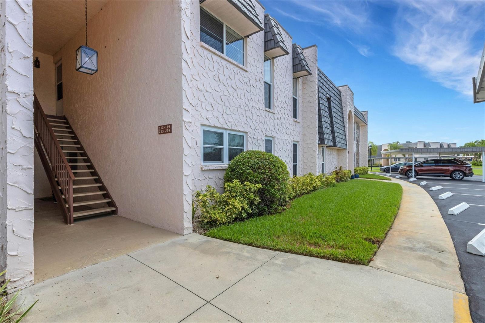 Photo of 114 FERNWOOD CIRCLE #114 SEMINOLE FL 33777