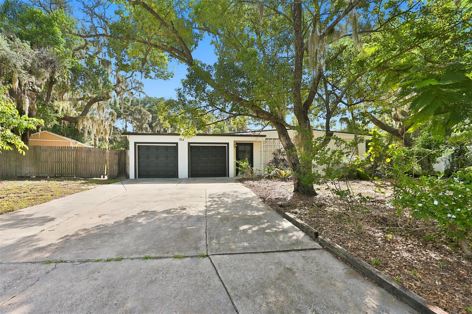 Photo of 704 E RIVER DRIVE TAMPA FL 33617