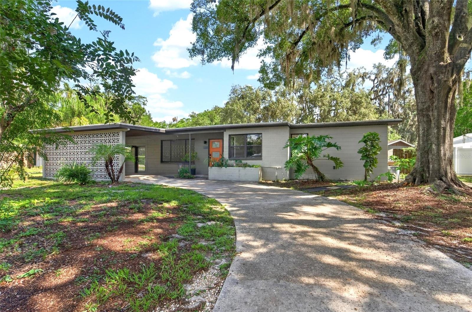 Photo of 408 BERWICK AVENUE TEMPLE TERRACE FL 33617