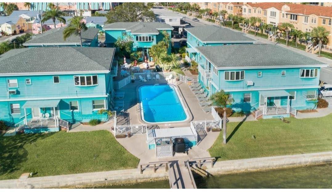 Photo of 483 E SHORE DRIVE #D6 CLEARWATER BEACH FL 33767