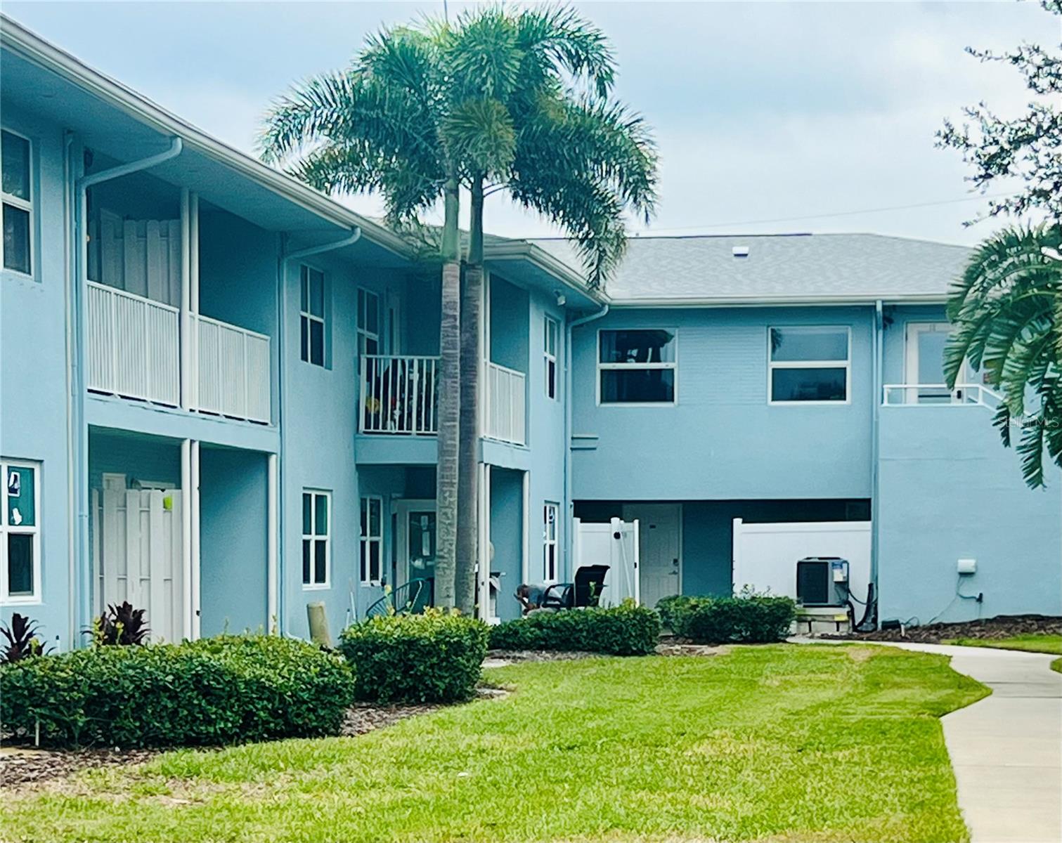 Photo of 300 VENETIAN DRIVE #3 CLEARWATER FL 33755