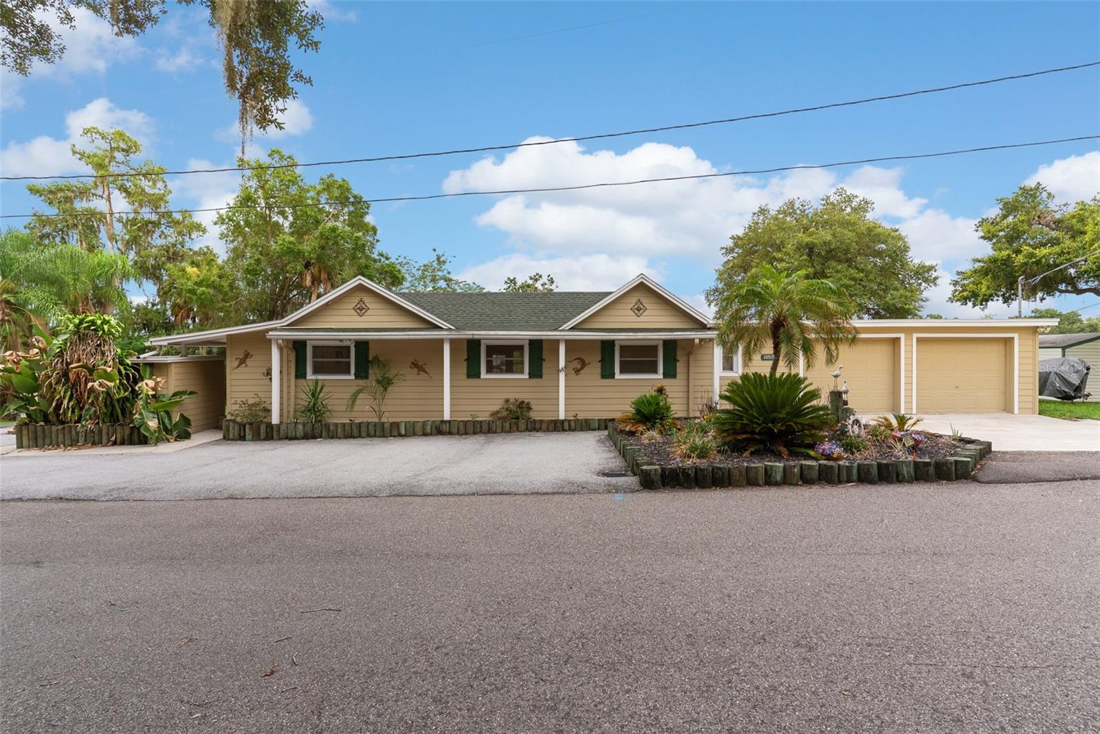 Photo of 10519 BRIDGEWOOD DRIVE RIVERVIEW FL 33578