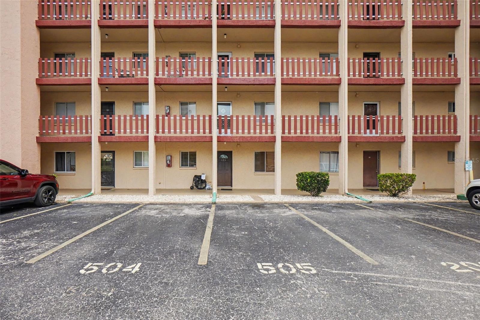 Photo of 4009 LAKE BAYSHORE DRIVE #105 BRADENTON FL 34205