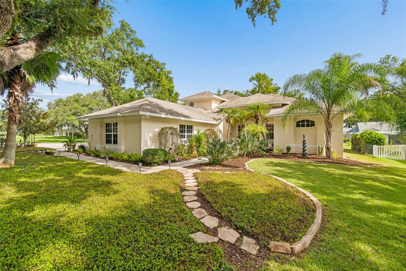 Photo of 1514 BOOTH DRIVE VALRICO FL 33594