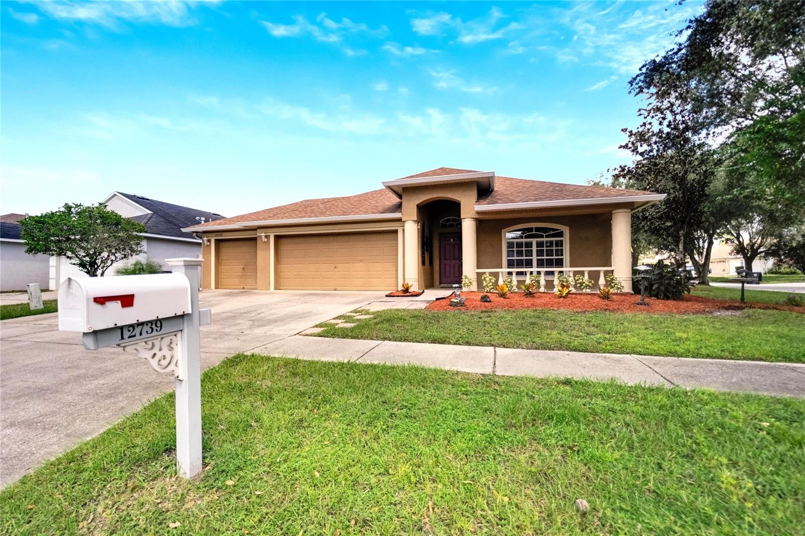 Photo of 12739 STANDBRIDGE DRIVE RIVERVIEW FL 33579