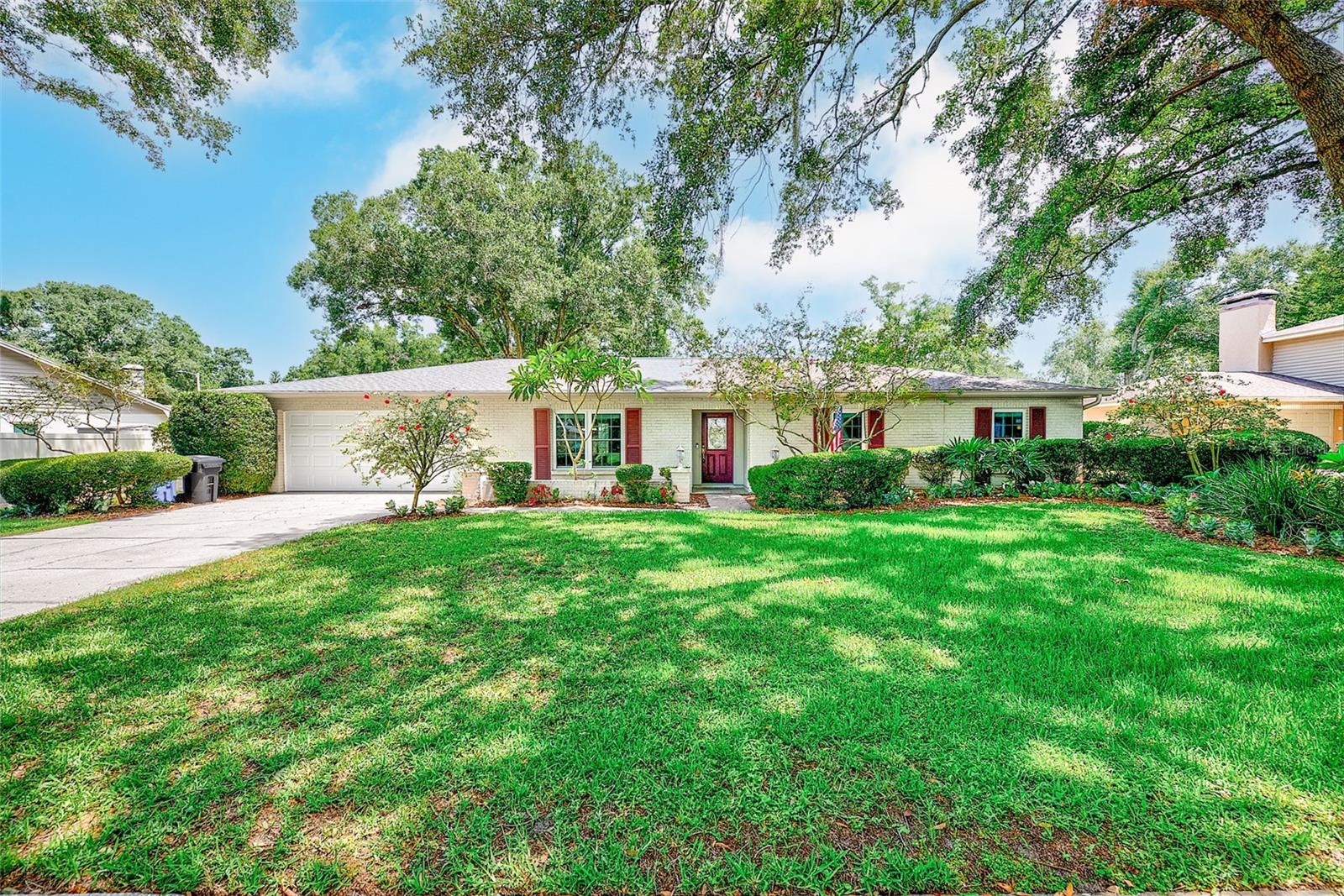 Photo of 911 WOODCLIFF AVENUE TAMPA FL 33613