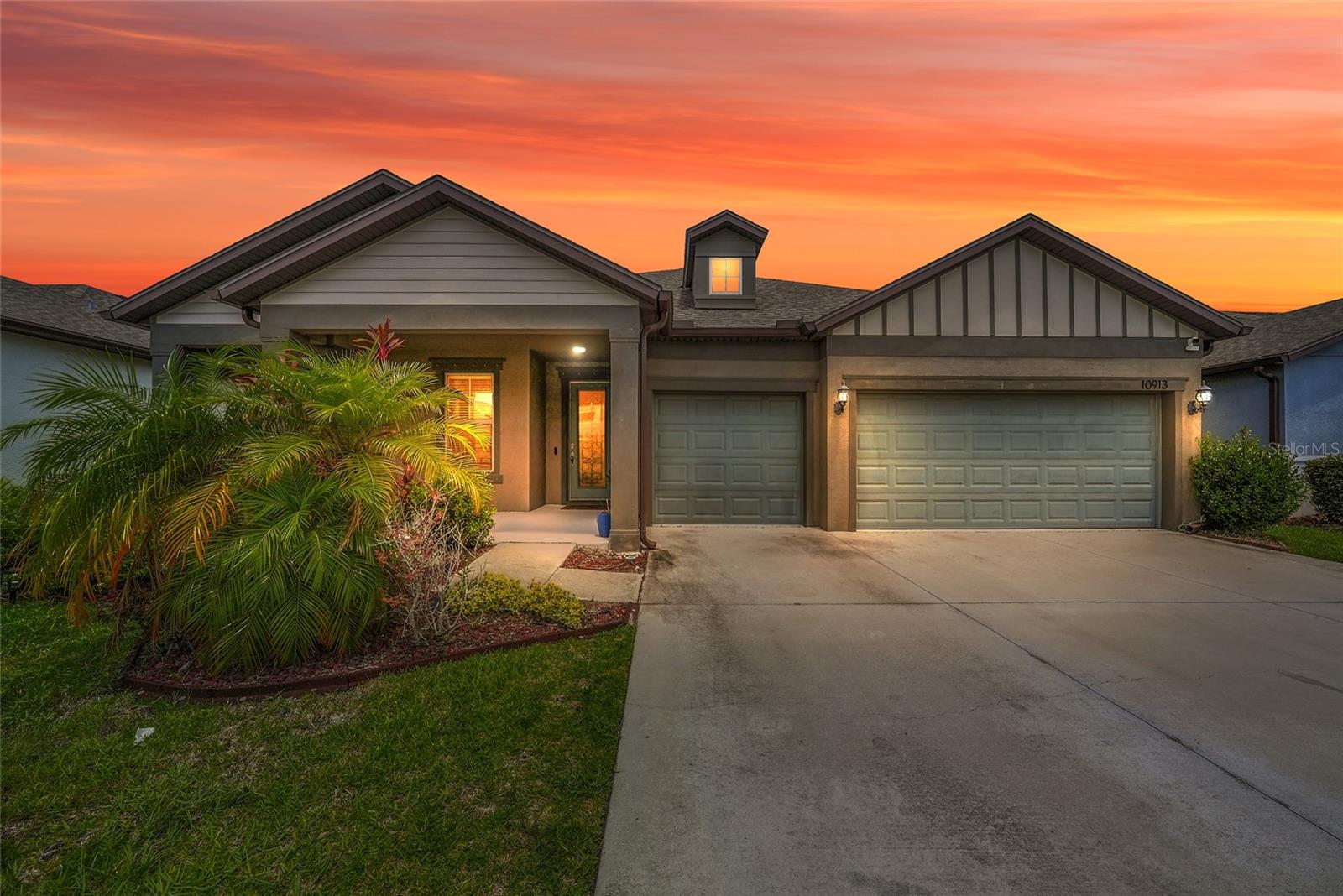 Photo of 10913 GREEN HARVEST DRIVE RIVERVIEW FL 33578