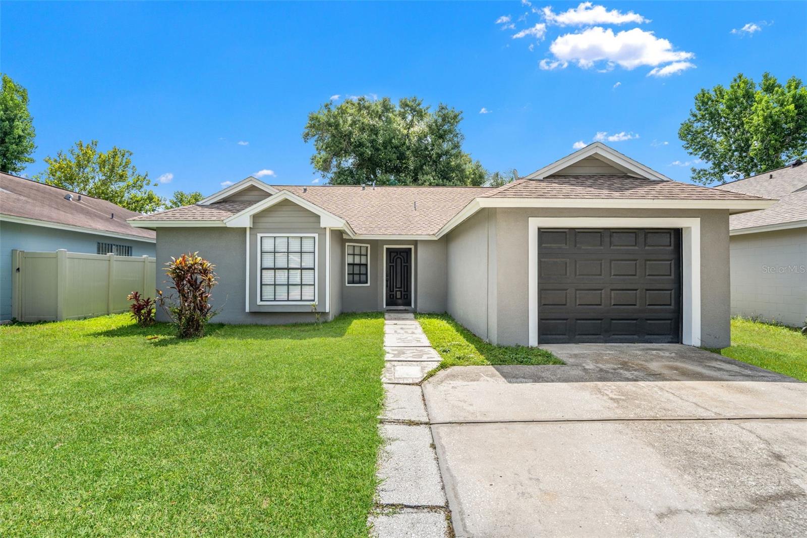 Photo of 12714 TROWBRIDGE LANE TAMPA FL 33624