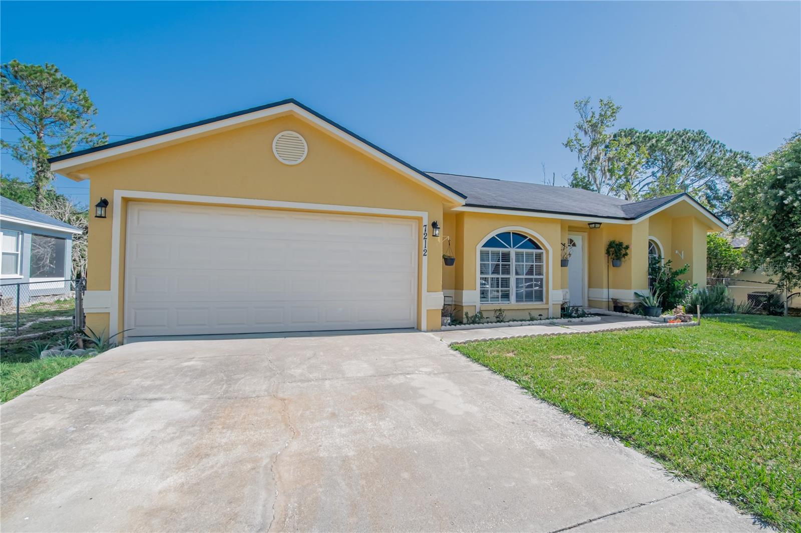 Photo of 7212 PEBBLE PASS LOOP LAKELAND FL 33810