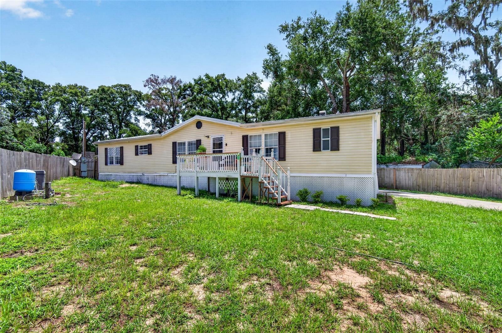 Photo of 12641 IDLEWOOD DRIVE THONOTOSASSA FL 33592