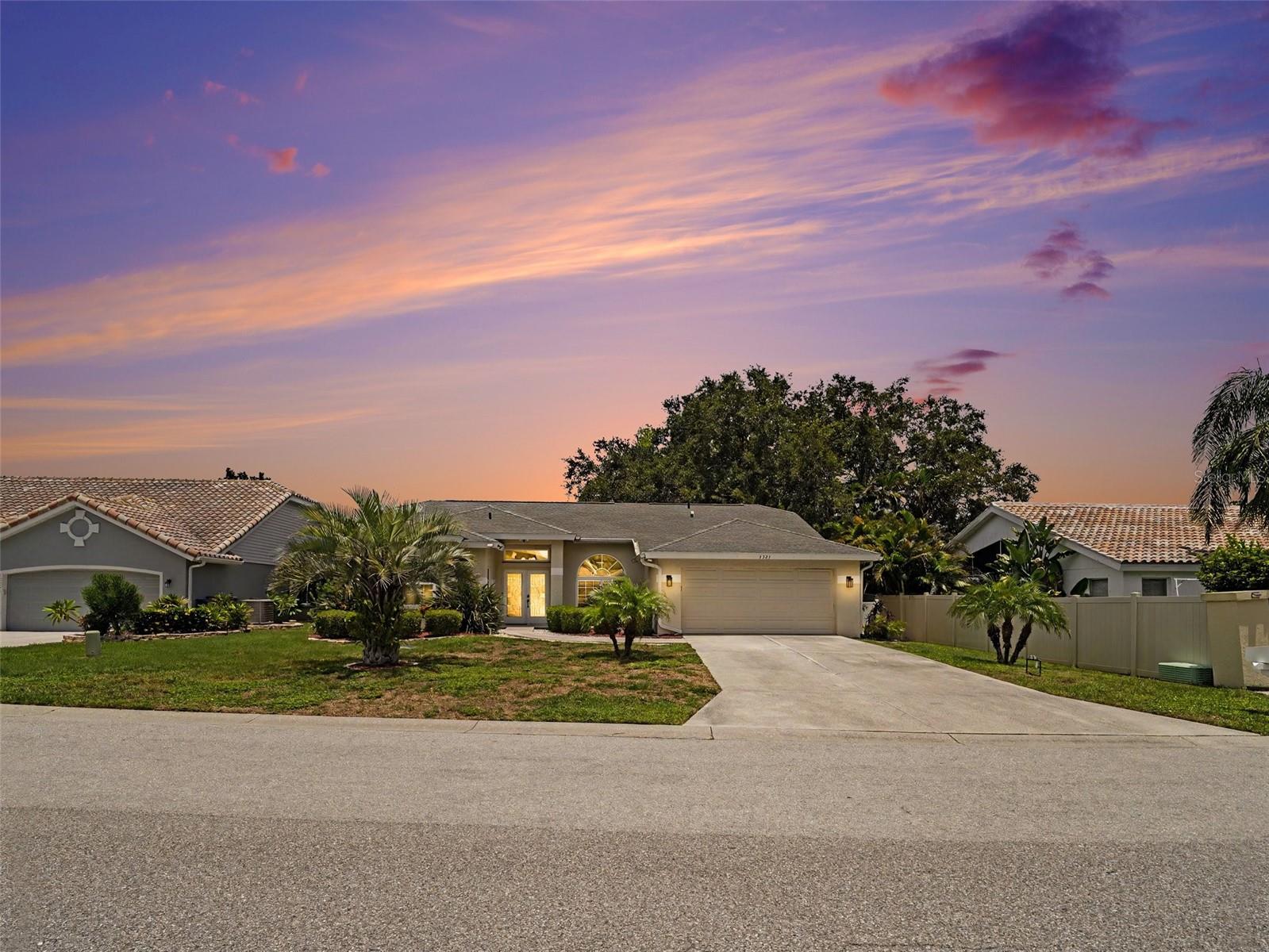 Photo of 5325 GARDENS DR SARASOTA FL 34243