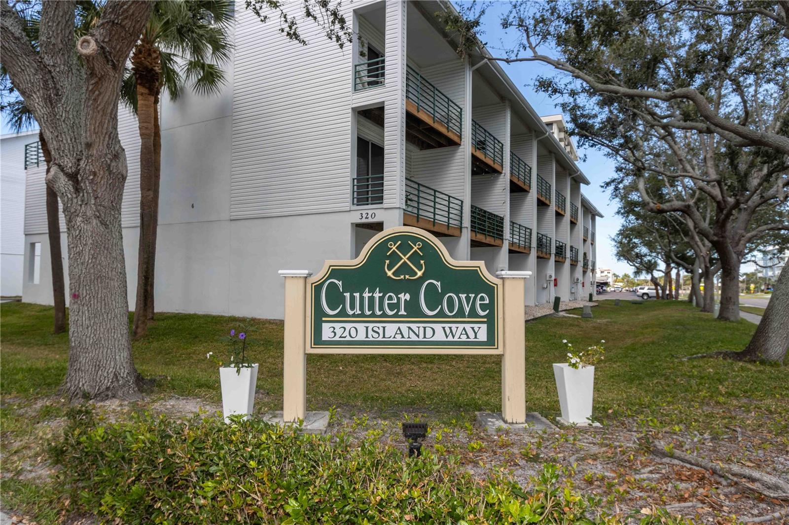 Photo of 320 ISLAND WAY #605 CLEARWATER BEACH FL 33767