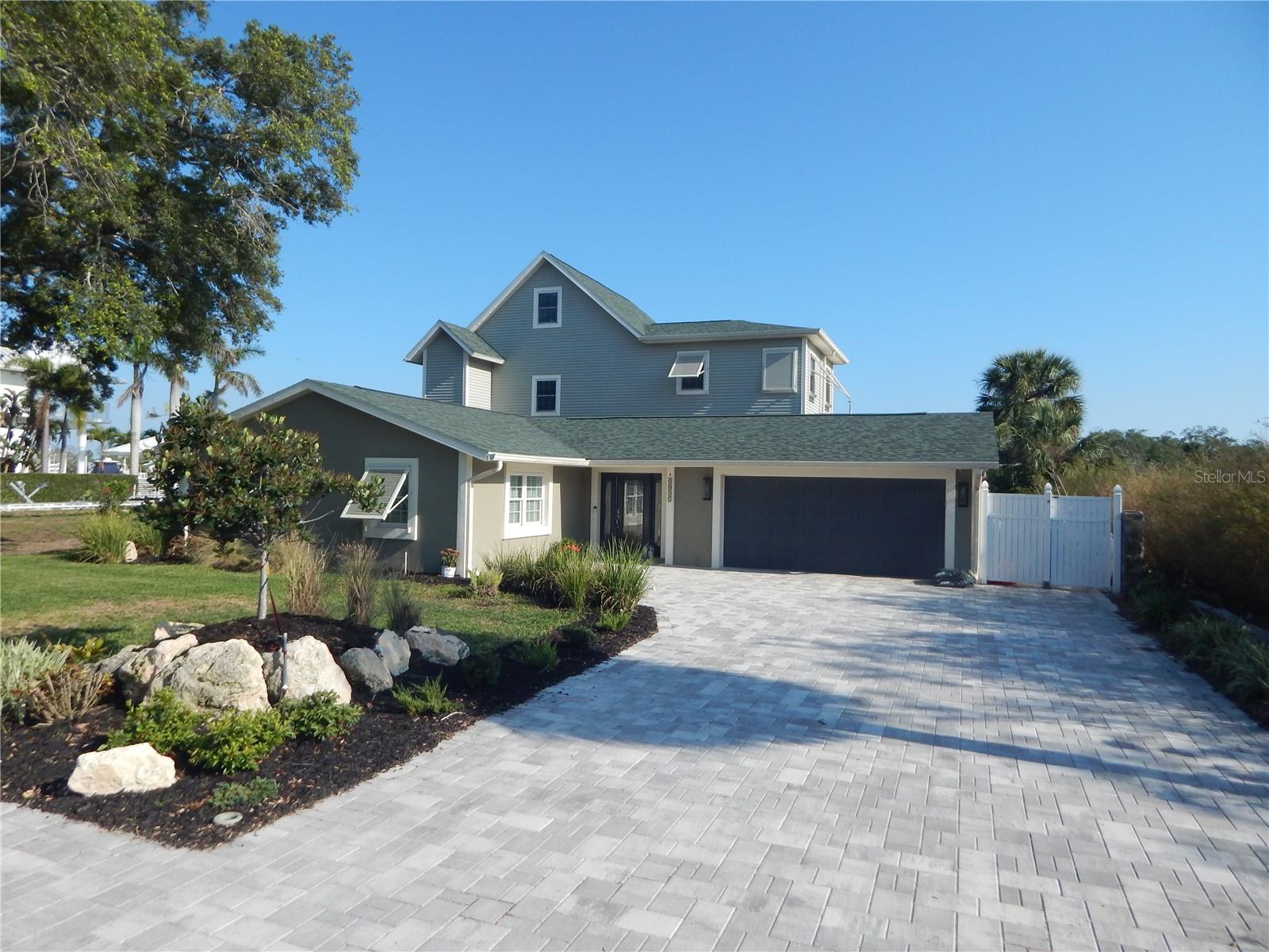 Photo of 8025 ISLAND DRIVE PORT RICHEY FL 34668