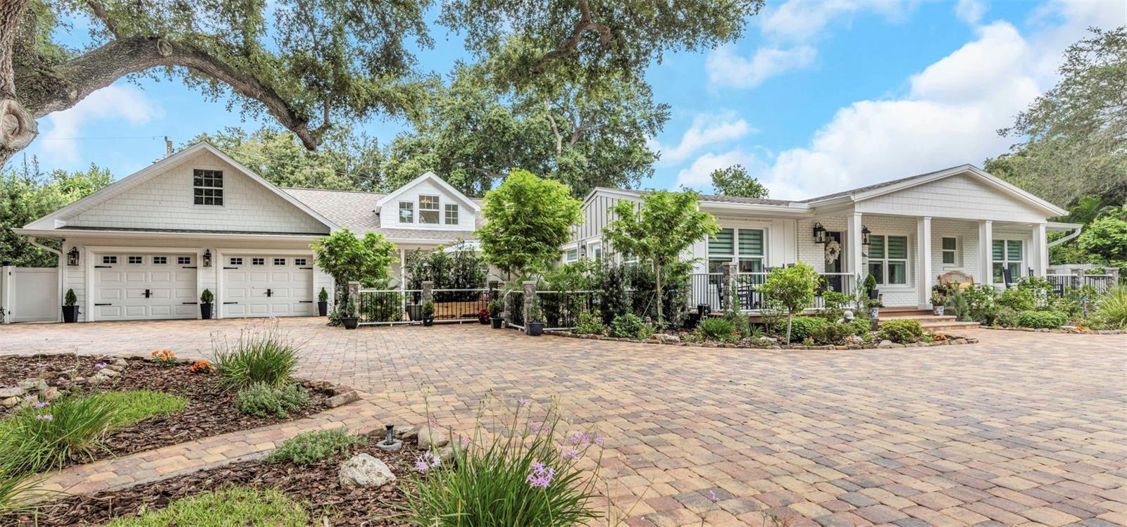 Photo of 411 ROEBLING ROAD BELLEAIR FL 33756