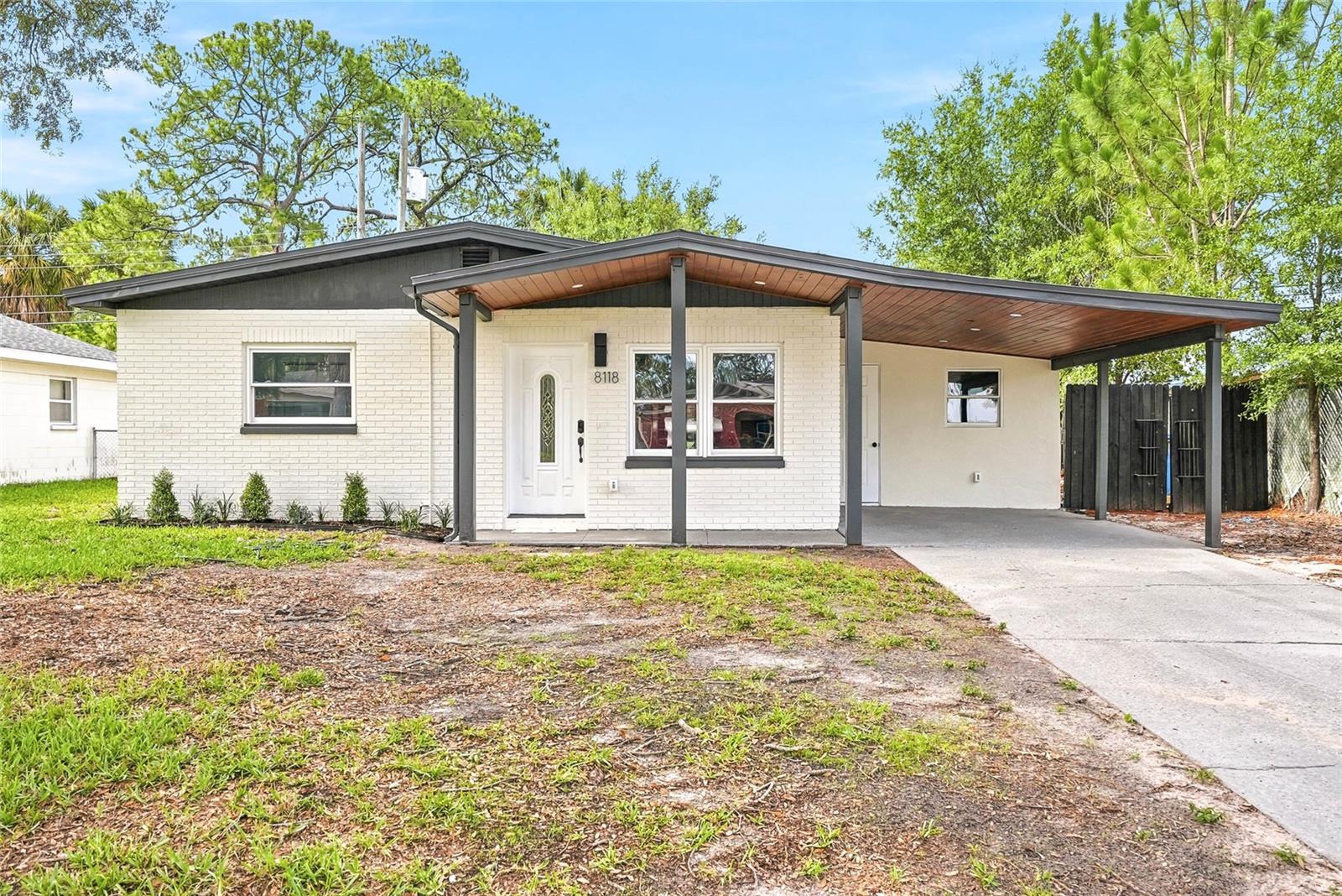 Photo of 8118 TANGLEWOOD LANE TAMPA FL 33615