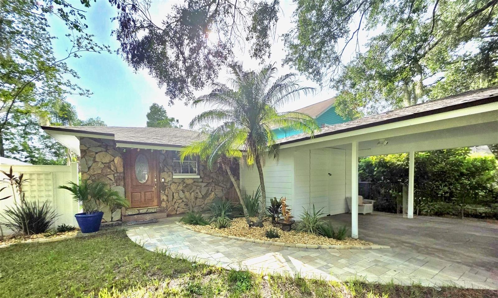 Photo of 12320 WOODLEIGH AVENUE TAMPA FL 33612