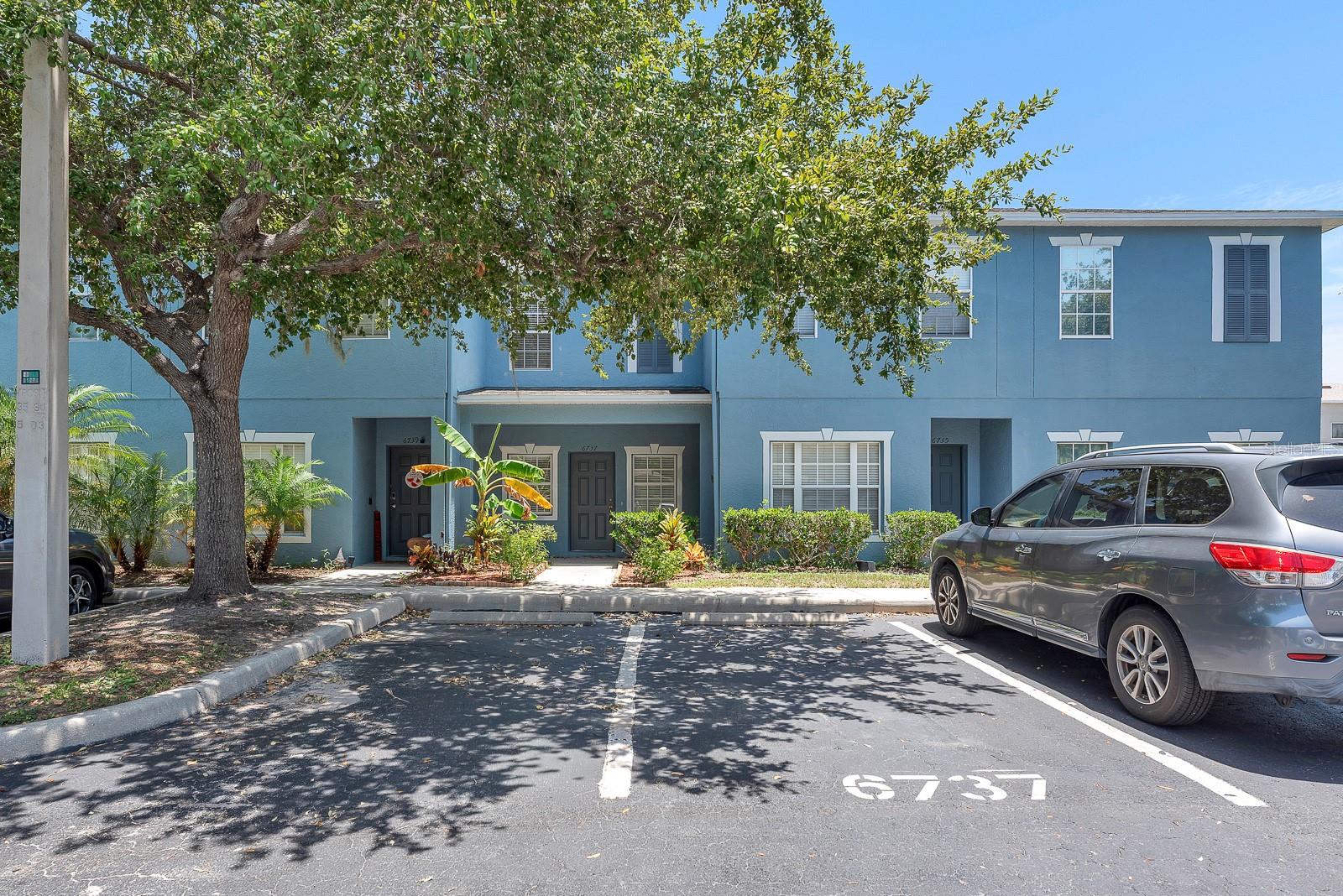 Photo of 6737 LAKE ROCHESTER LANE GIBSONTON FL 33534