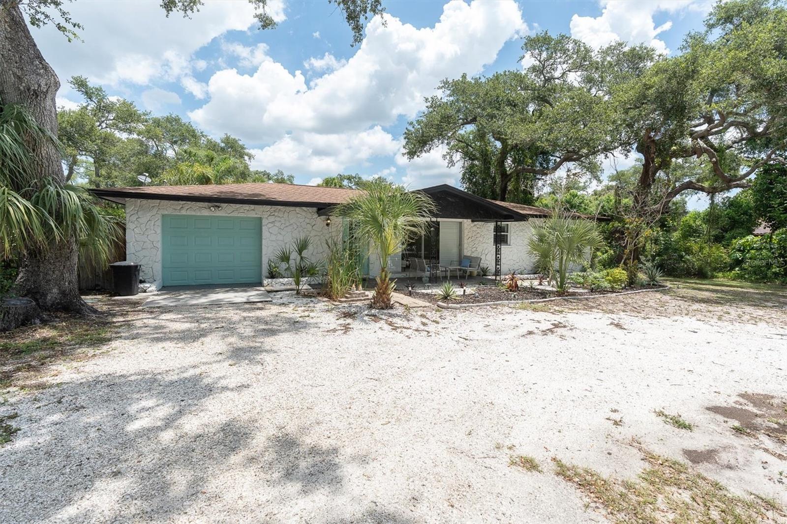 Photo of 4986 WOODLAND DRIVE ST PETERSBURG FL 33708
