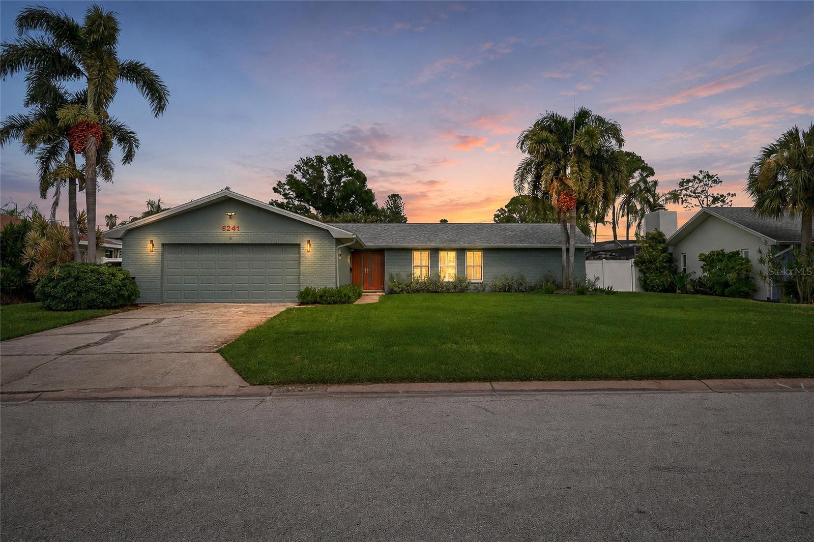 Photo of 6241 TANGLEWOOD DRIVE ST PETERSBURG FL 33702