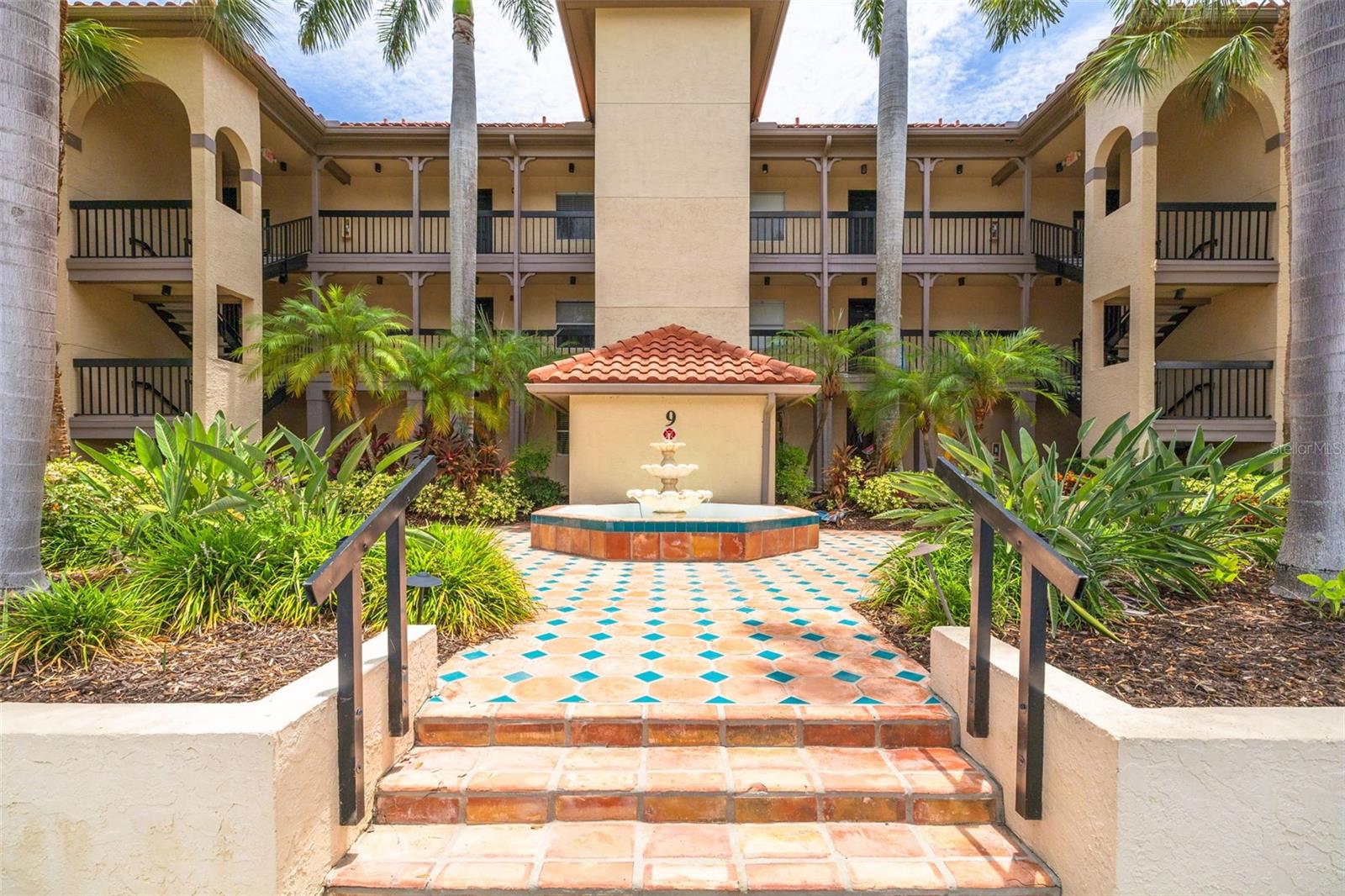 Photo of 2400 FEATHER SOUND DRIVE #914 CLEARWATER FL 33762