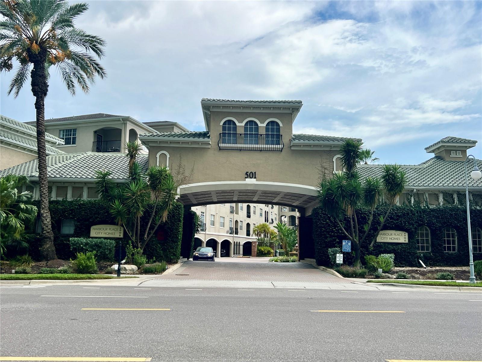 Photo of 501 KNIGHTS RUN AVENUE #1330 TAMPA FL 33602
