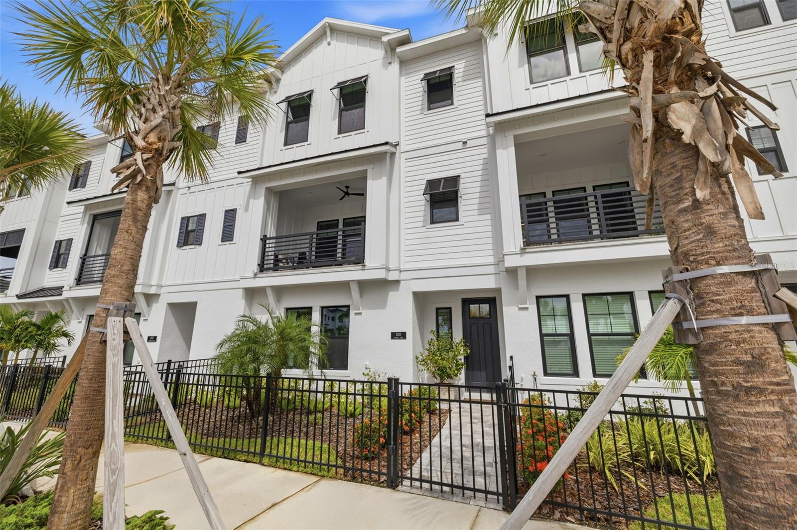 Photo of 1528 SKYSAIL LANE SARASOTA FL 34240