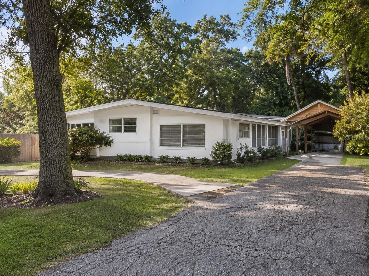 Photo of 7747 E PINE LAKE LANE FLORAL CITY FL 34436