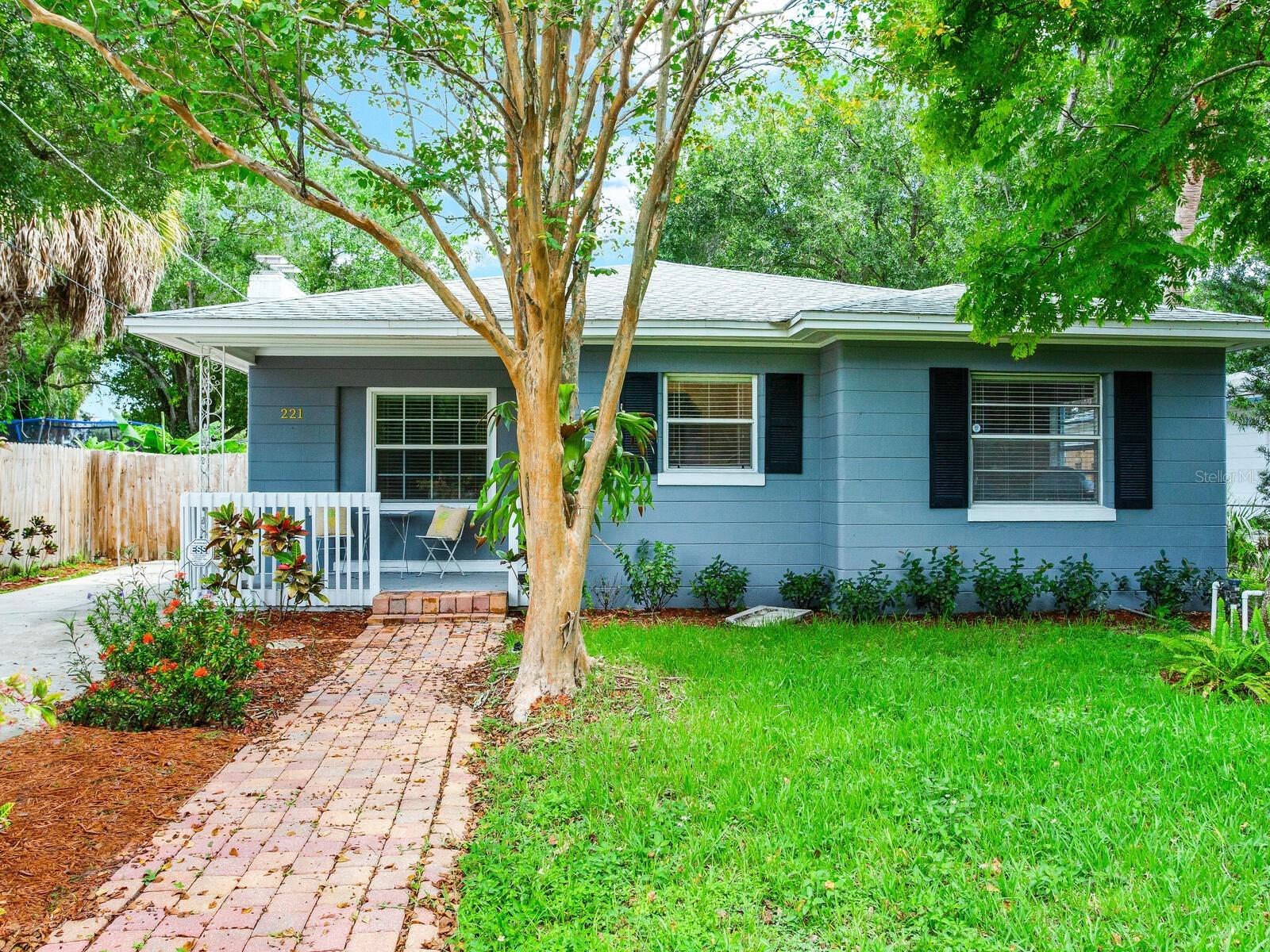 Photo of 221 N CLEARVIEW AVENUE TAMPA FL 33609