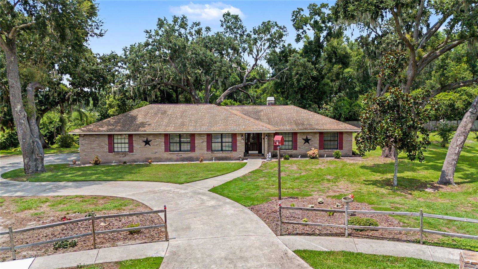 Photo of 3901 BUTTONWOOD COURT BRANDON FL 33511