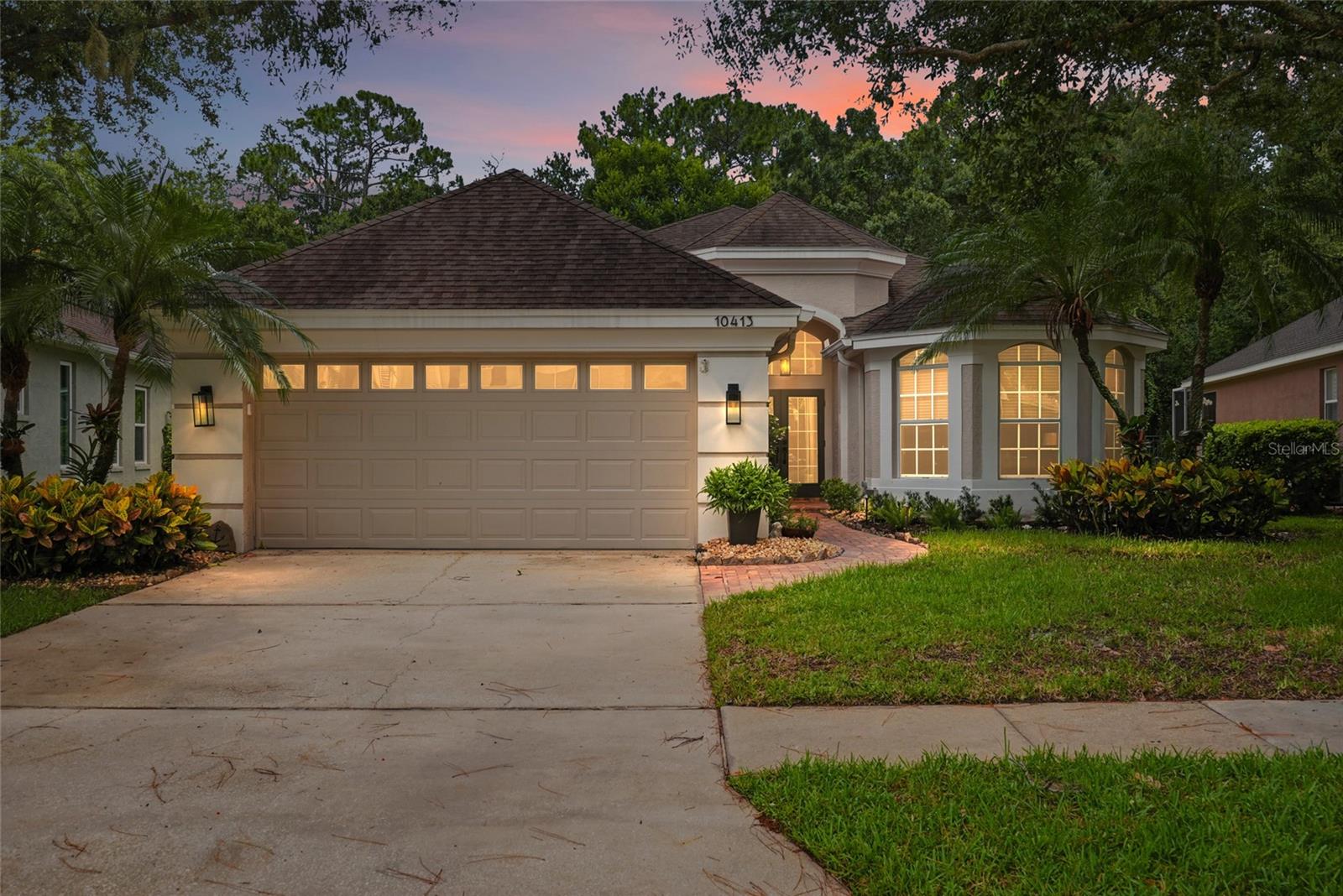 Photo of 10413 APPLECROSS LANE TAMPA FL 33626