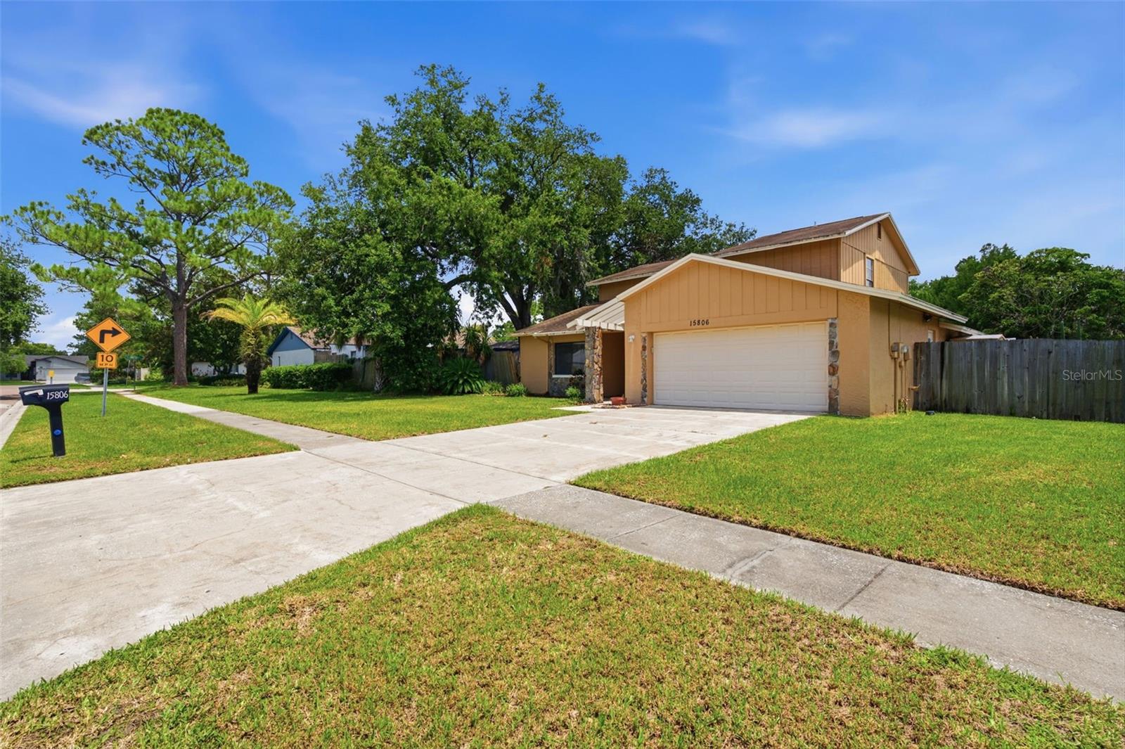 Photo of 15806 PENNINGTON ROAD TAMPA FL 33624