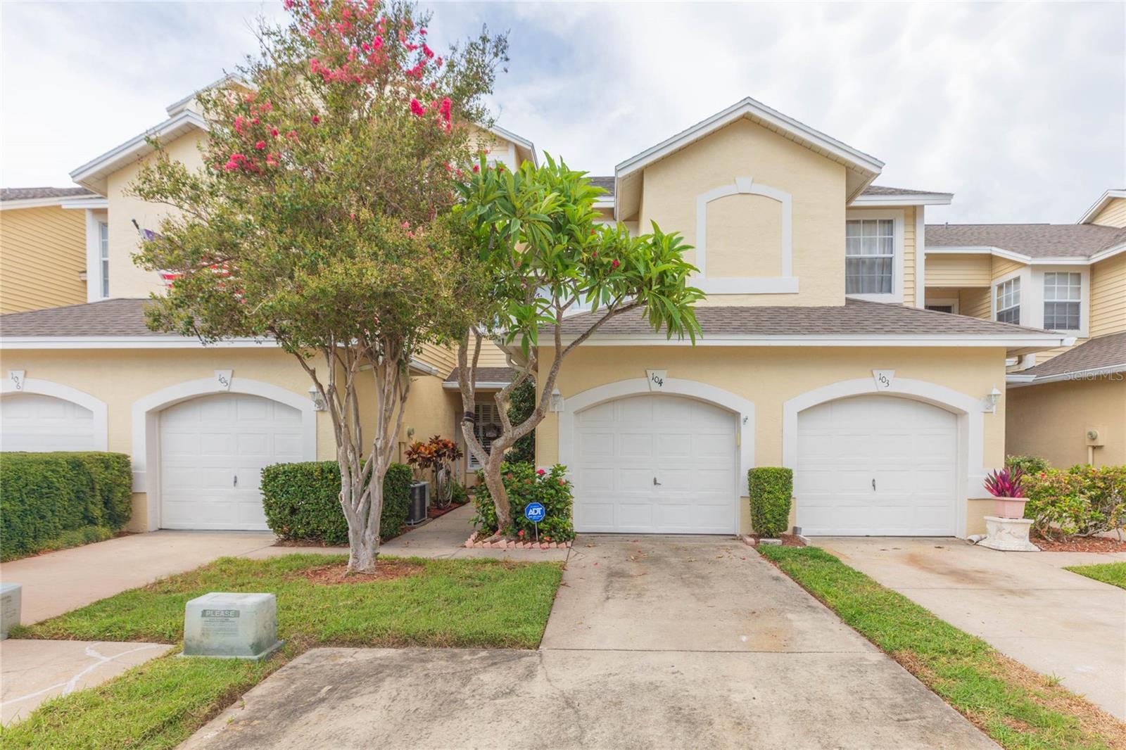 Photo of 1050 STARKEY ROAD #104 LARGO FL 33771