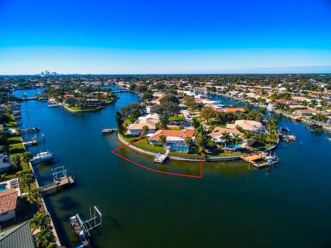 Photo of 2096 MASSACHUSETTS AVENUE ST PETERSBURG FL 33703