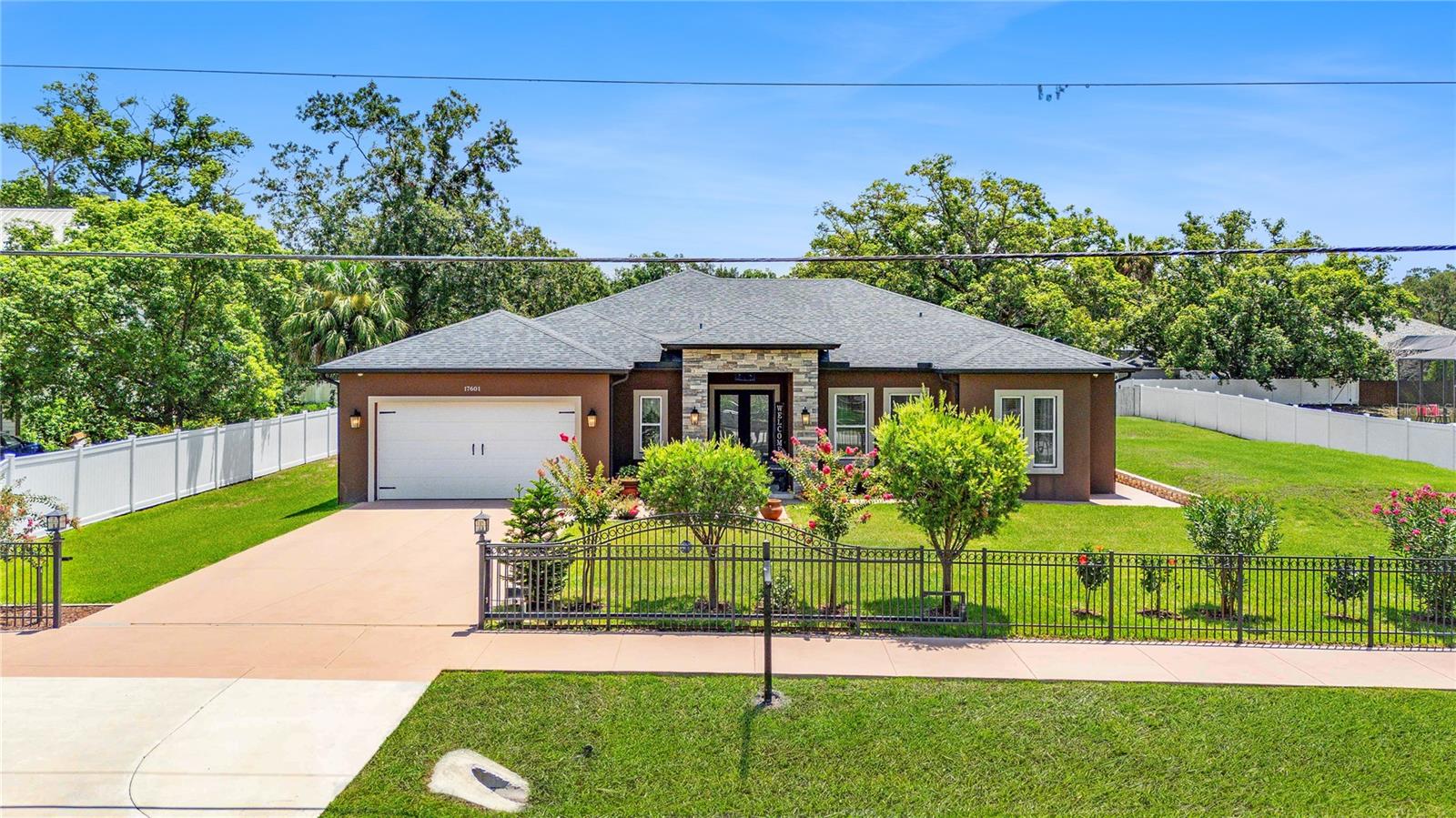 Photo of 17601 HANNA ROAD LUTZ FL 33549