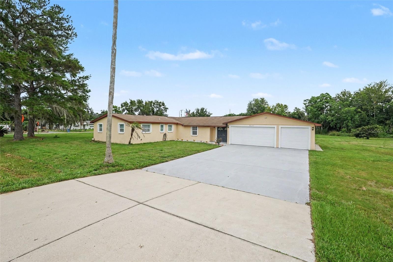 Photo of 9220 MCINTOSH ROAD DOVER FL 33527