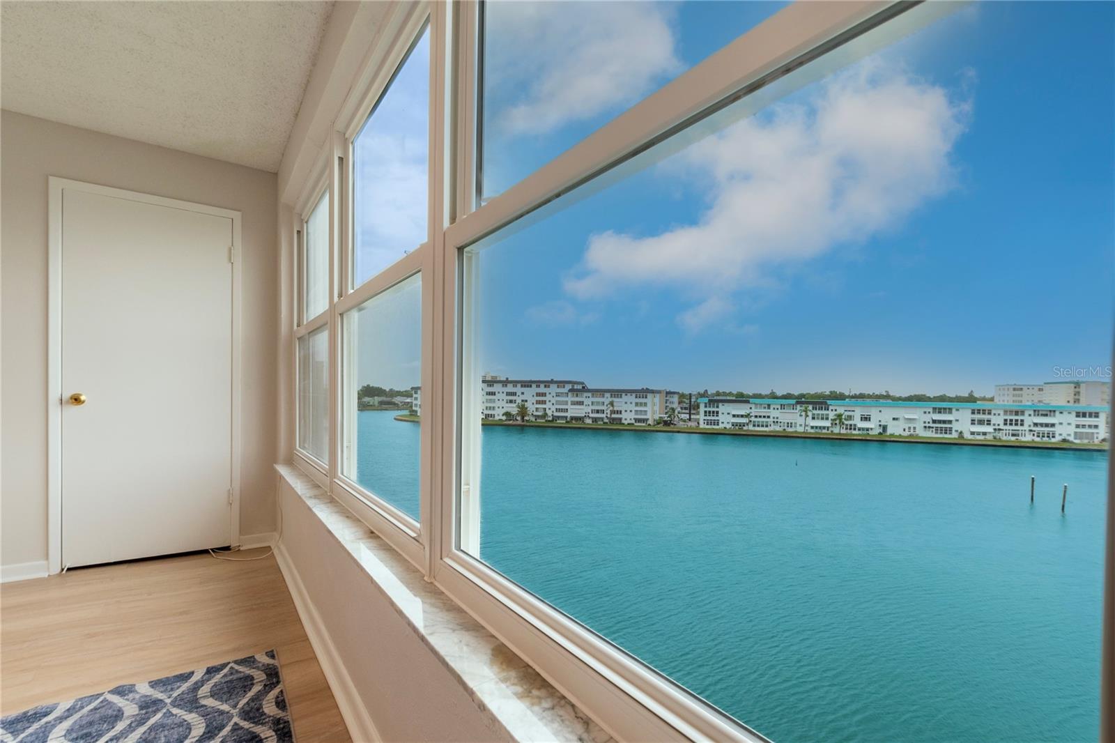Photo of 5925 SHORE BOULEVARD #405 GULFPORT FL 33707