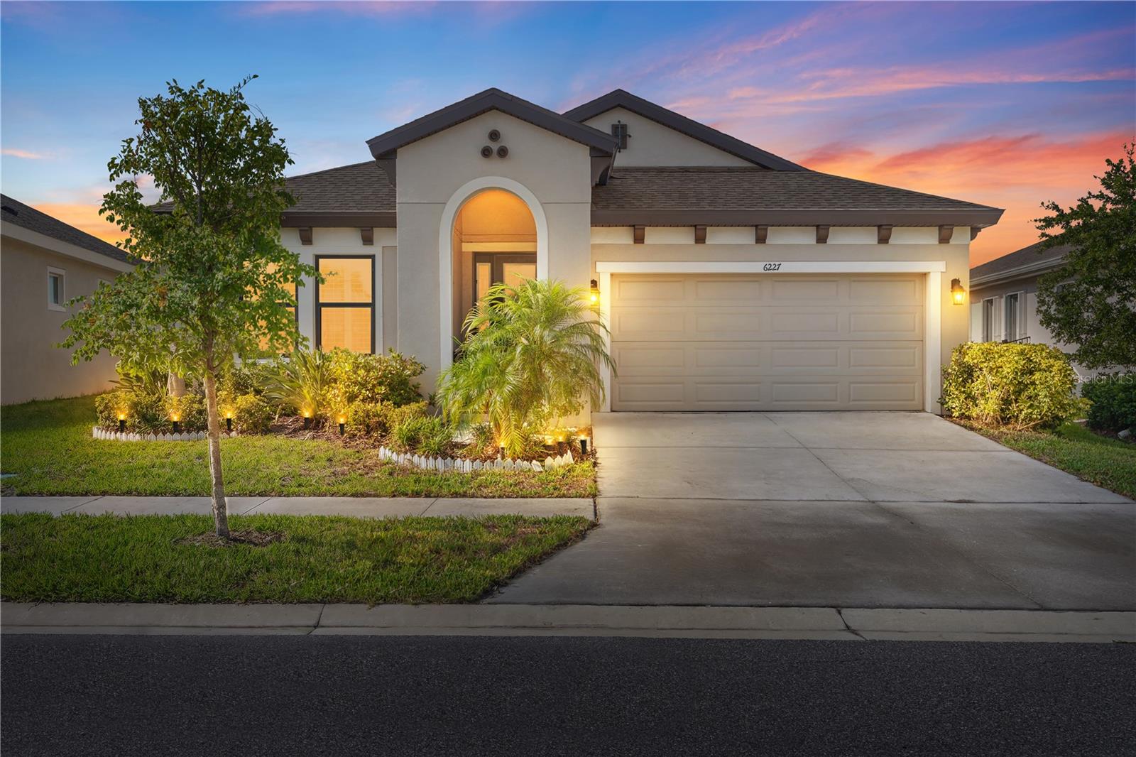 Photo of 6227 GOLDEN NETTLE DRIVE APOLLO BEACH FL 33572